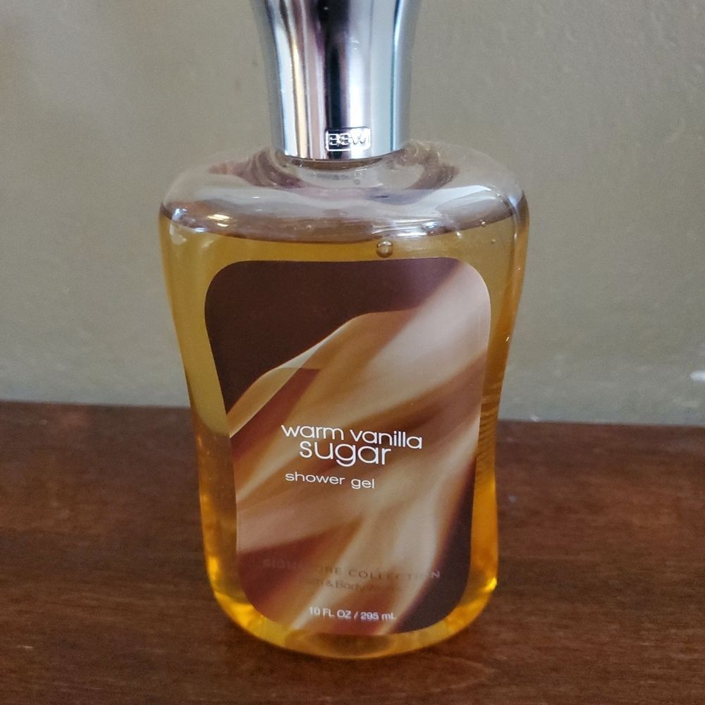 Bath & Body Works Warm Vanilla Sugar Body Wash - Golden Hue